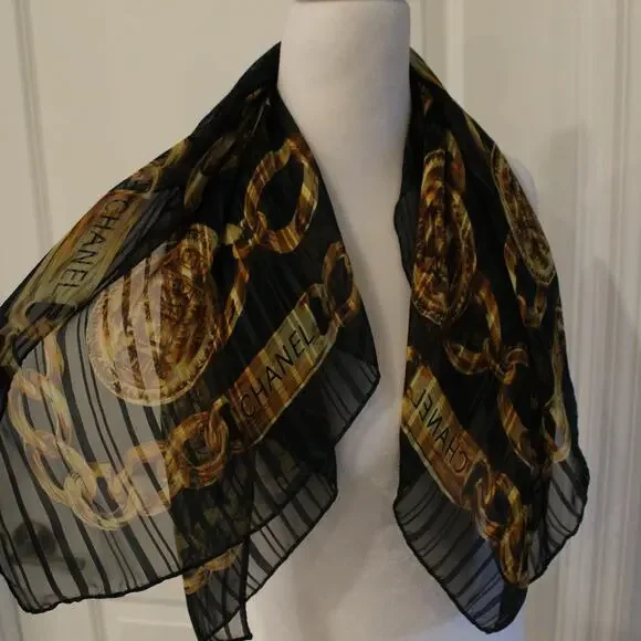 Vintage Chanel Scarf Silk Chain Print Green Square 90s Old Money 36x36 - Picture 12 of 12